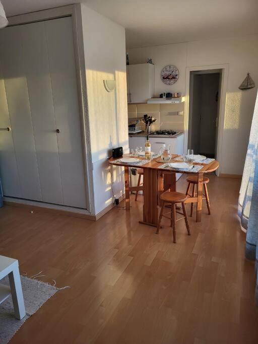 Charmant Appartement ! Ле-Баркарес Екстер'єр фото
